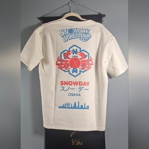Snowday World Tour Graphic Tee NWT Medium -Crab